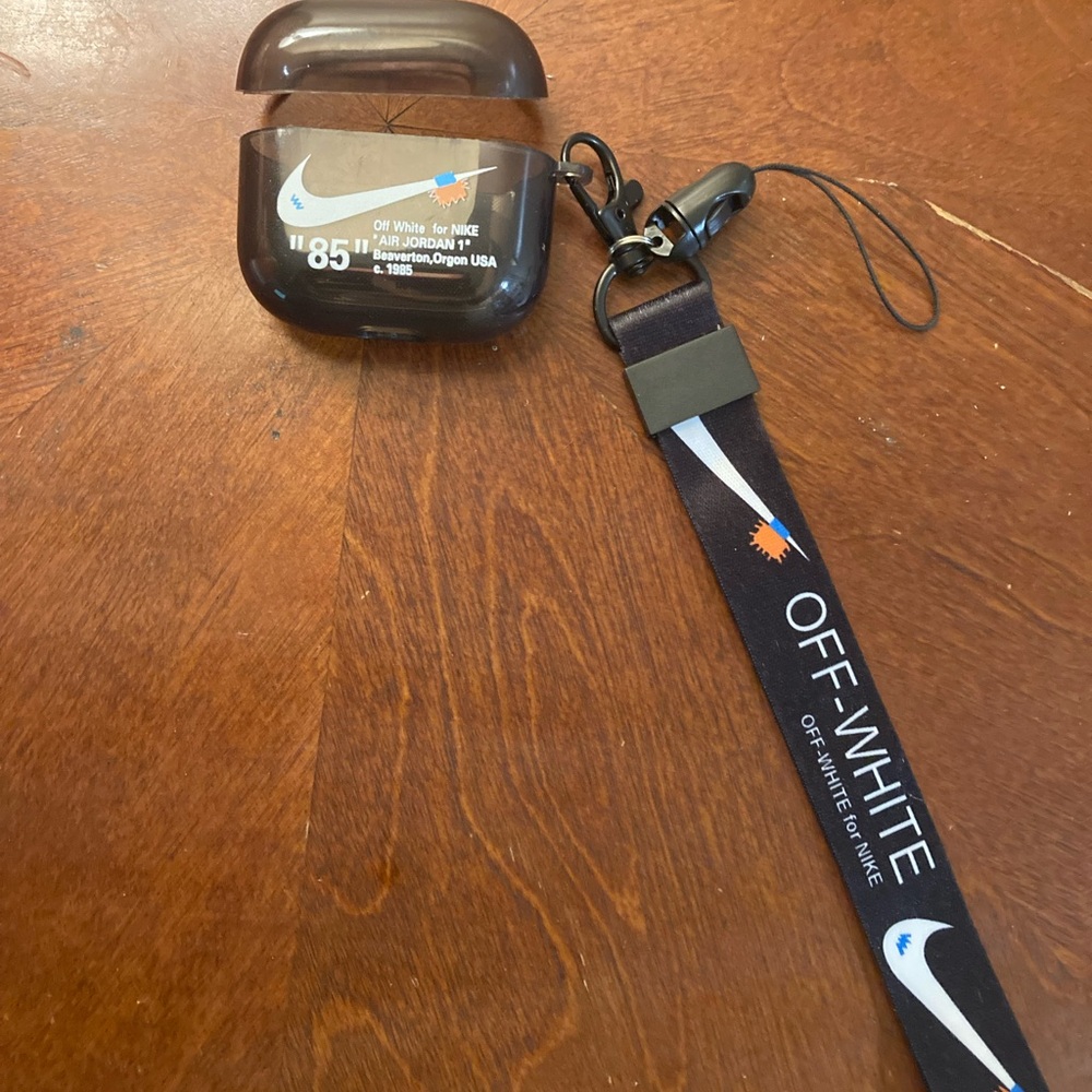 AirPod Pro Case. - Picture 2 of 2